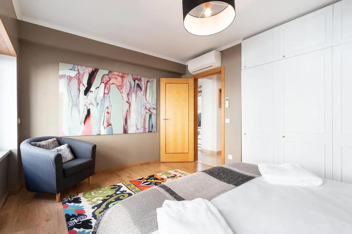 Exquisite Townhouse For 8 In Lisbon City Center
