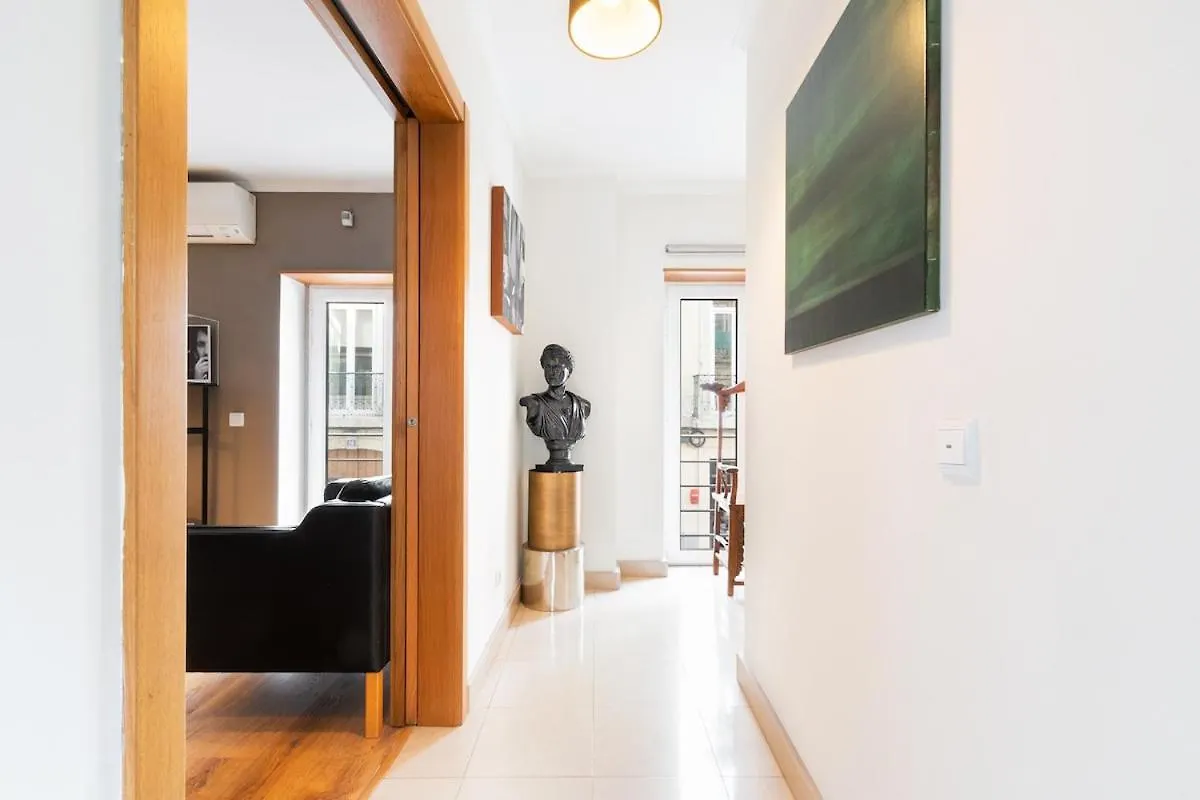 Exquisite Townhouse For 8 In Lisbon City Center