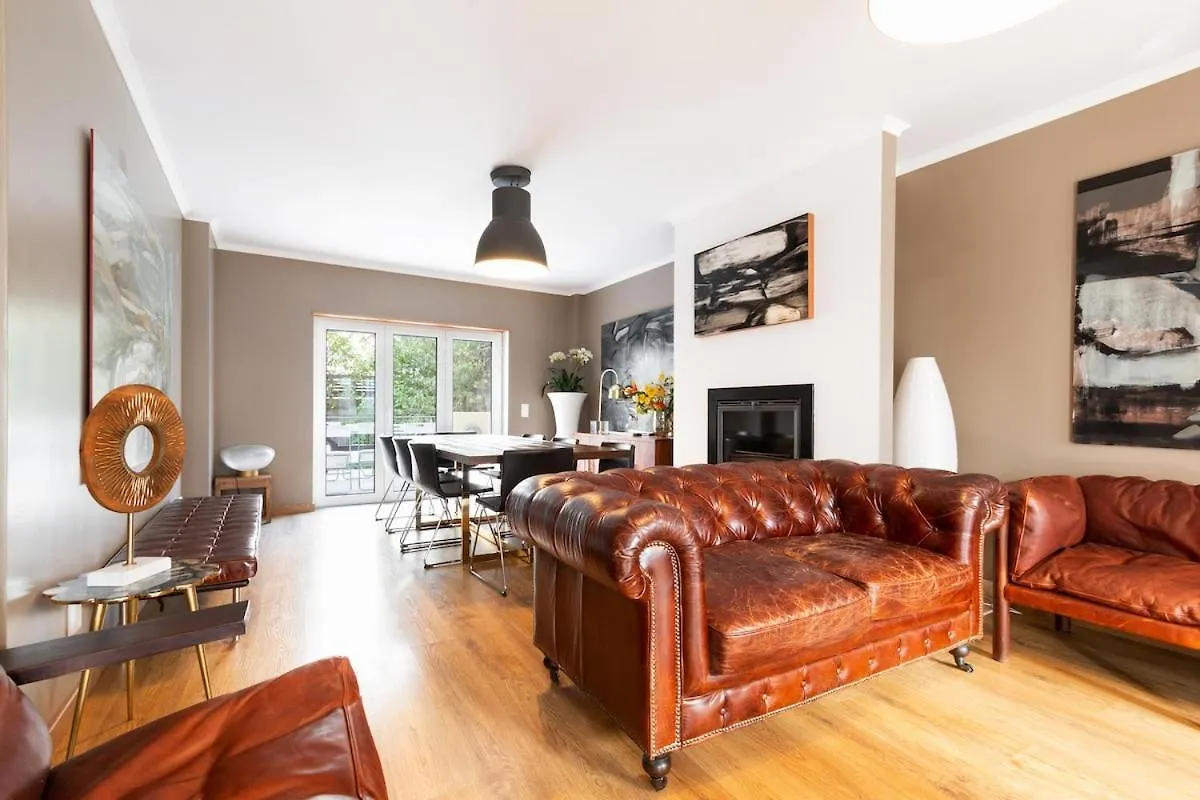 Exquisite Townhouse For 8 In Lisbon City Center شقة