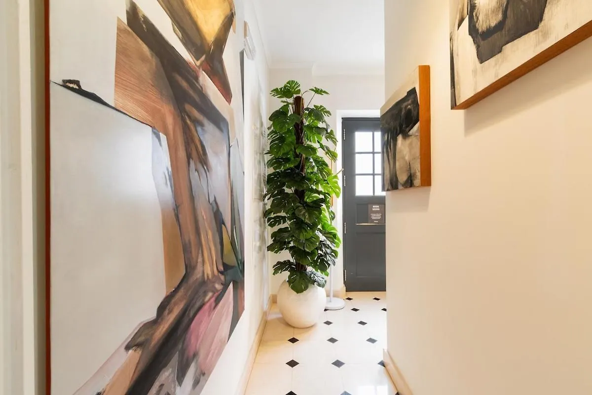 Exquisite Townhouse For 8 In Lisbon City Center
