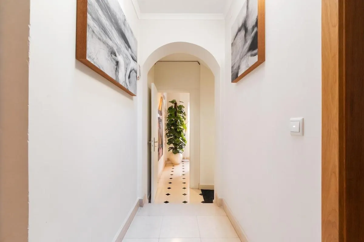 Exquisite Townhouse For 8 In Lisbon City Center Апартаменты