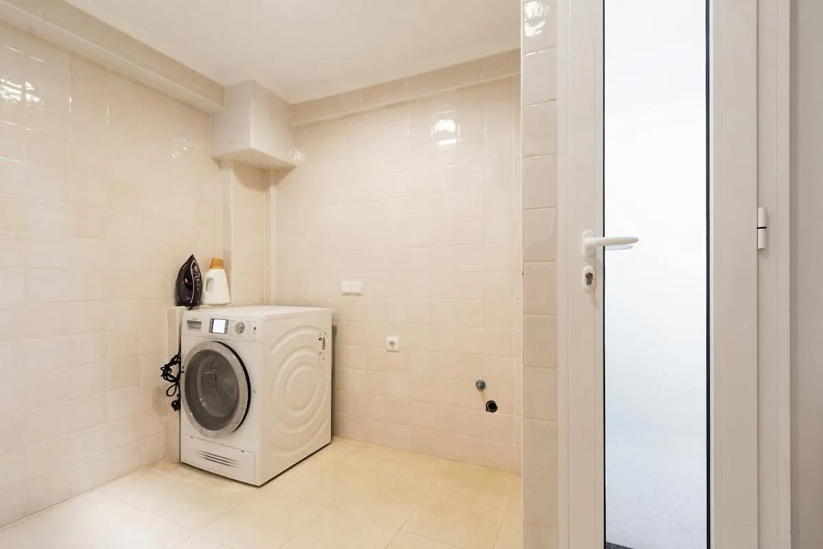Exquisite Townhouse For 8 In Lisbon City Center 0*,