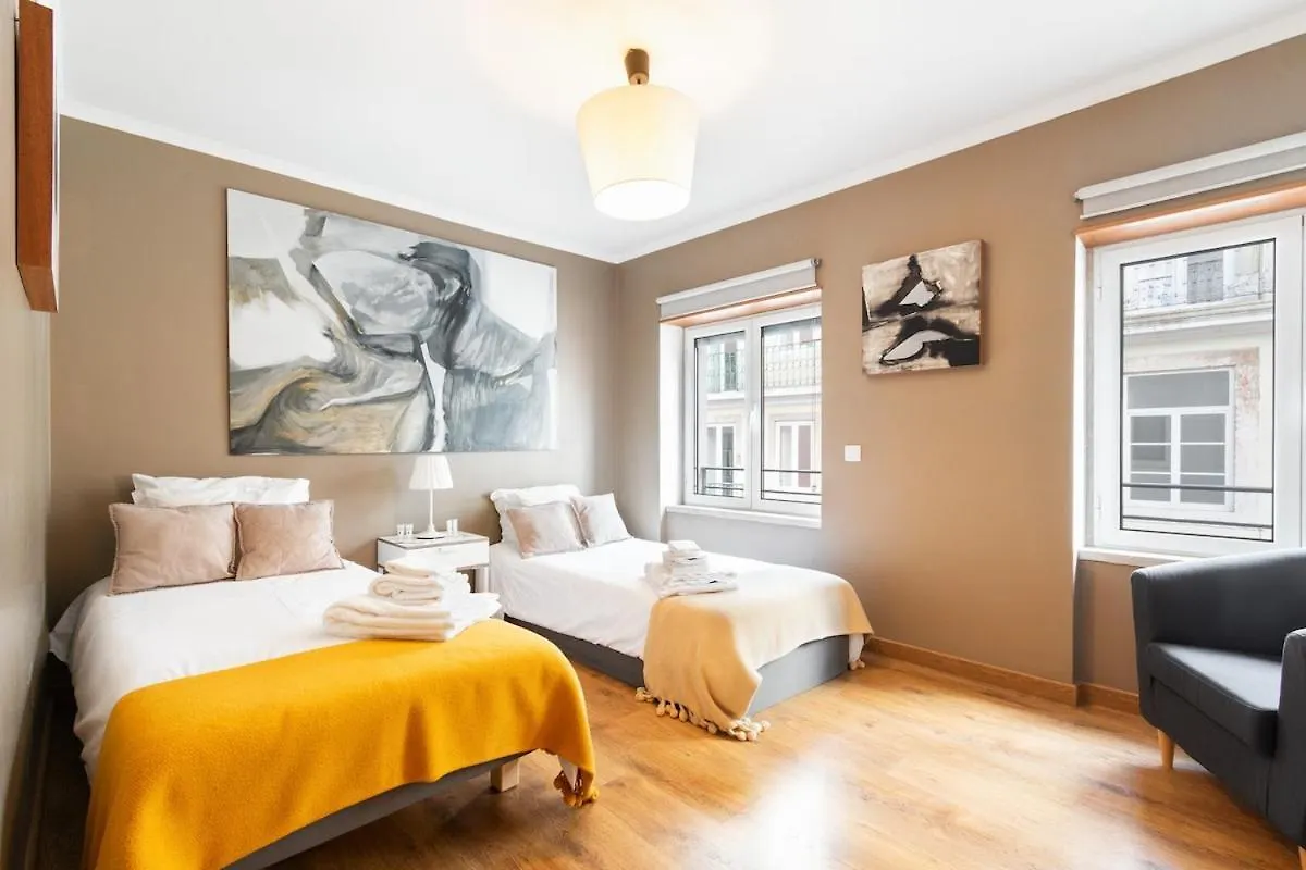 Exquisite Townhouse For 8 In Lisbon City Center