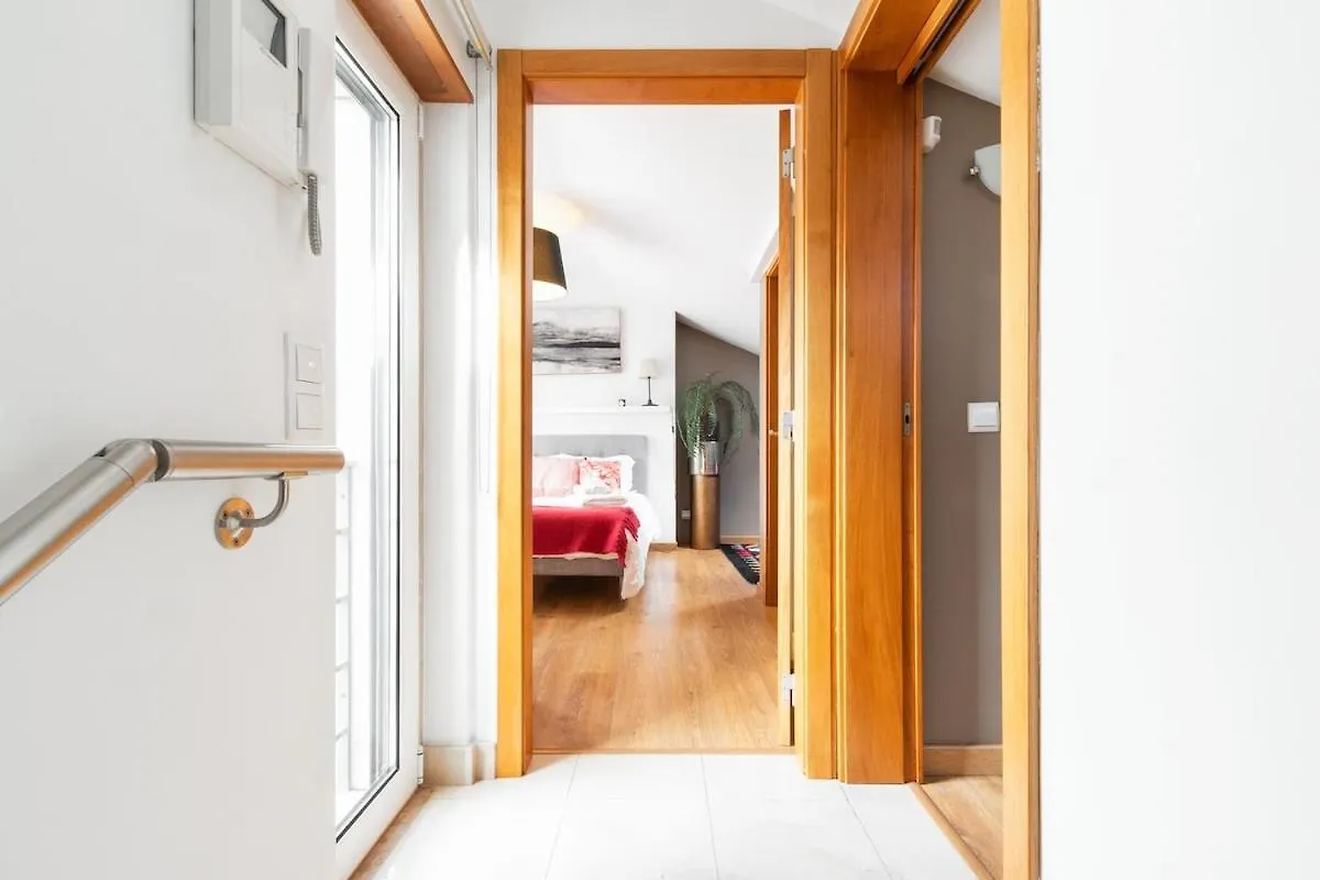 Exquisite Townhouse For 8 In Lisbon City Center